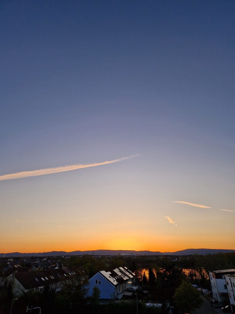 Sonnenaufgang ohne Wolken